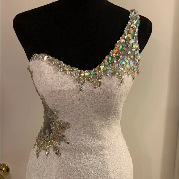 Clarisse White One Shoulder Sequin Dress Size 3/4 - Picture 4 of 17